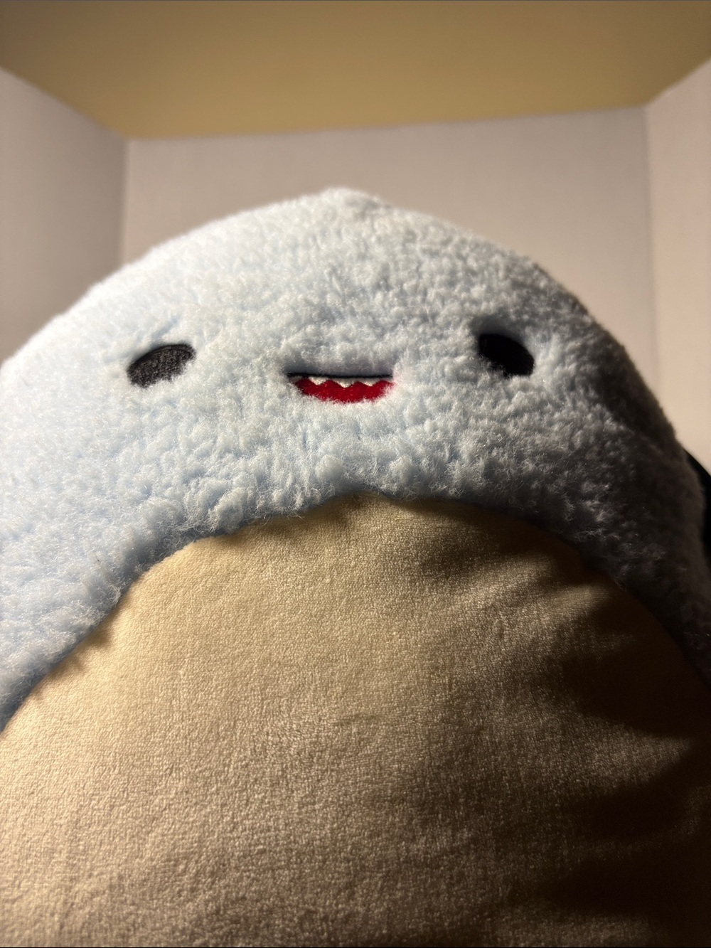 Davie Squishmallow Light Blue Shark Plush with Cream Belly - Picture 8 of 9